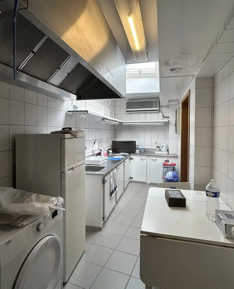 Handelspand met woonst – topvisibiliteit in Kessel-Lo! foto 5