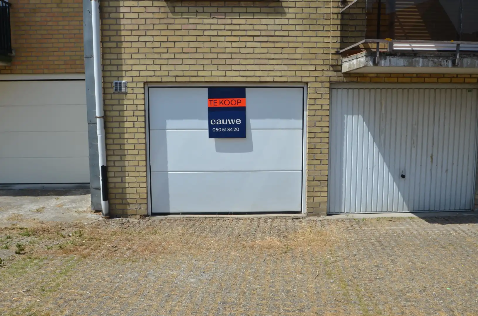 Vlot bereikbare ruime garagebox foto 9