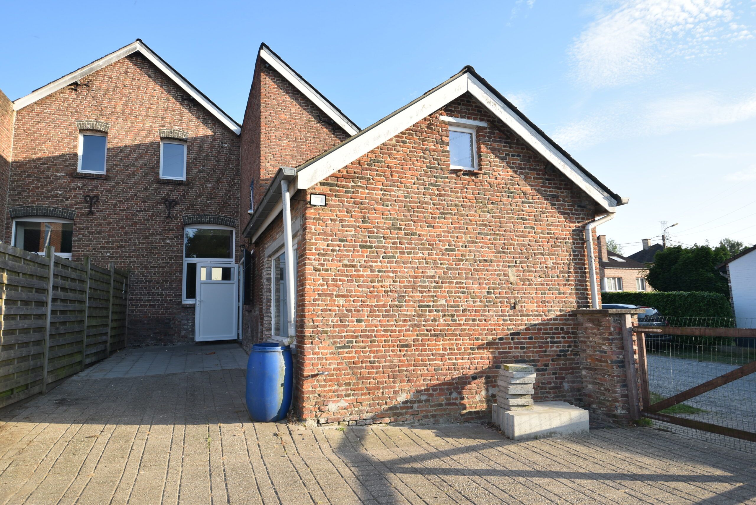 Gerenoveerde ruime woning met 3 slaapkamers foto 13
