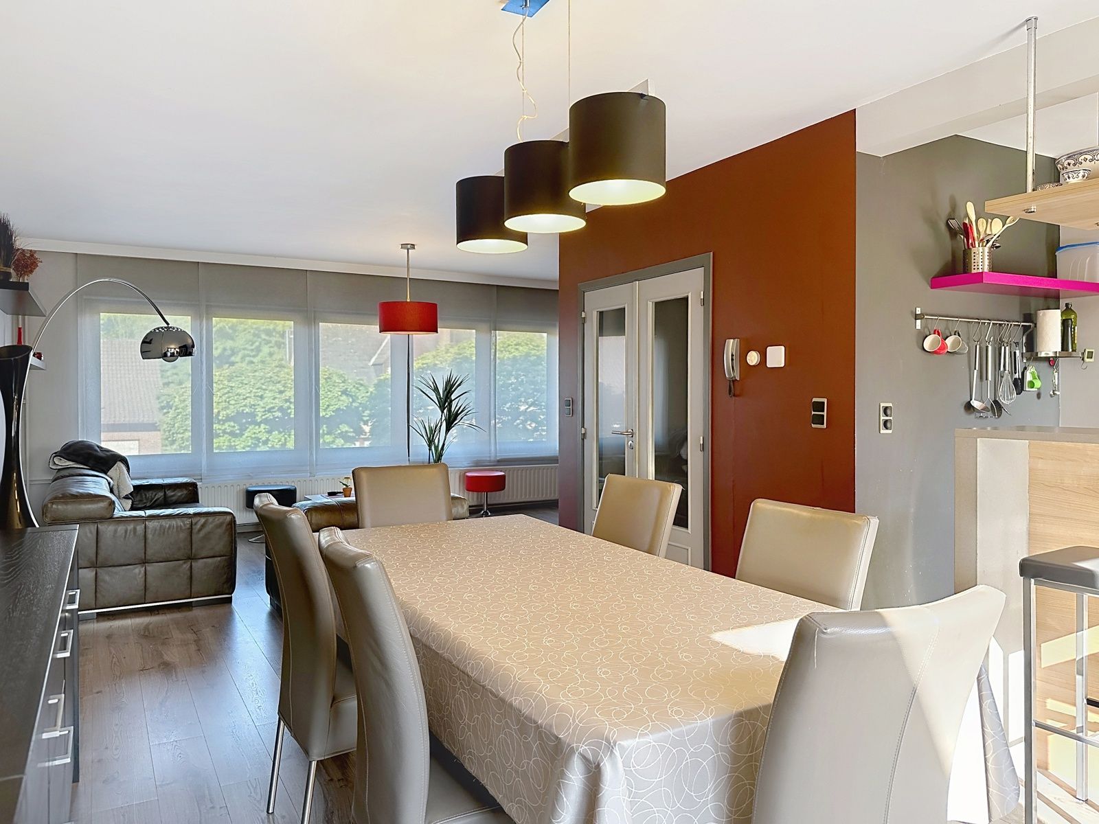 Centraal gelegen beletage met uitbouw en terras aan leefruimte foto 30