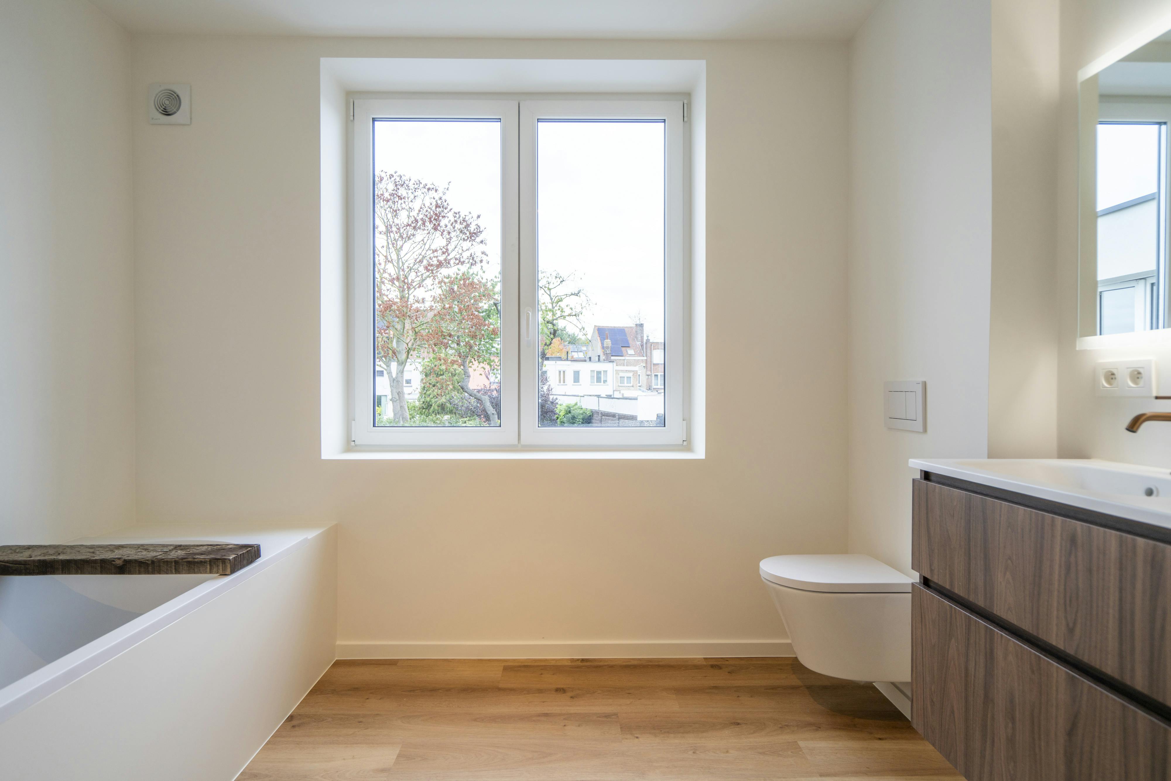 Prachtig vernieuwde ruime woning met EPC A te koop in centrum Kortrijk foto 14