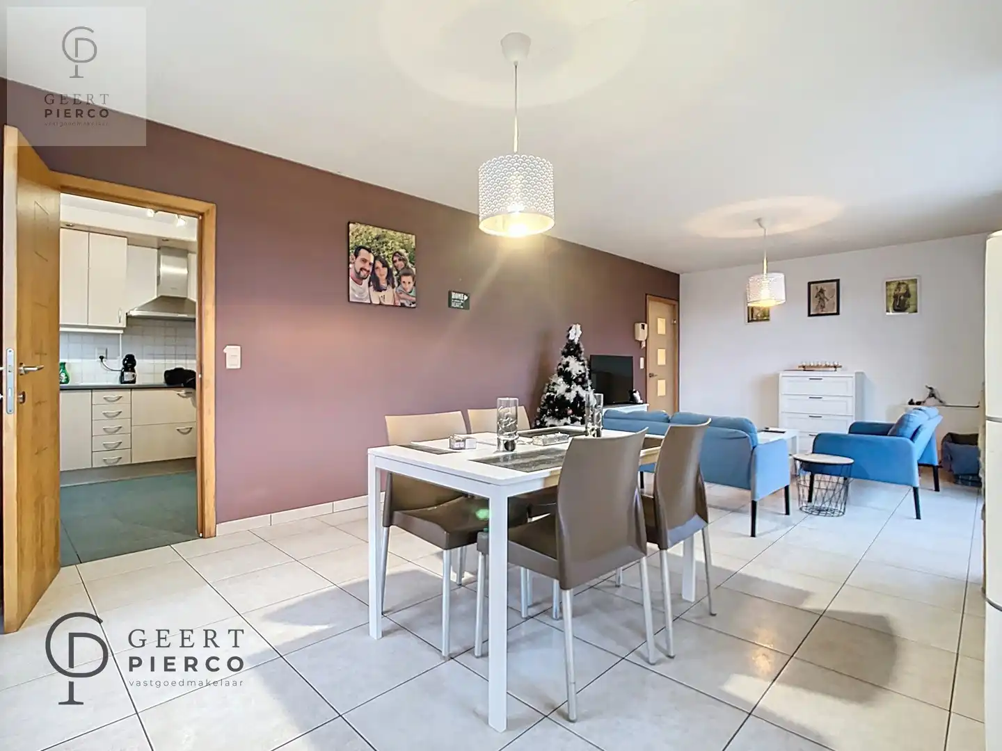 Ruim appartement met twee slaapkamers, kelder en ondergrondse staanplaats. foto 5