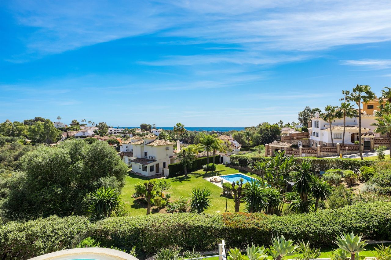 SCHITTEREND GELEGEN VILLA NAAST CABOPINO GOLF foto 3