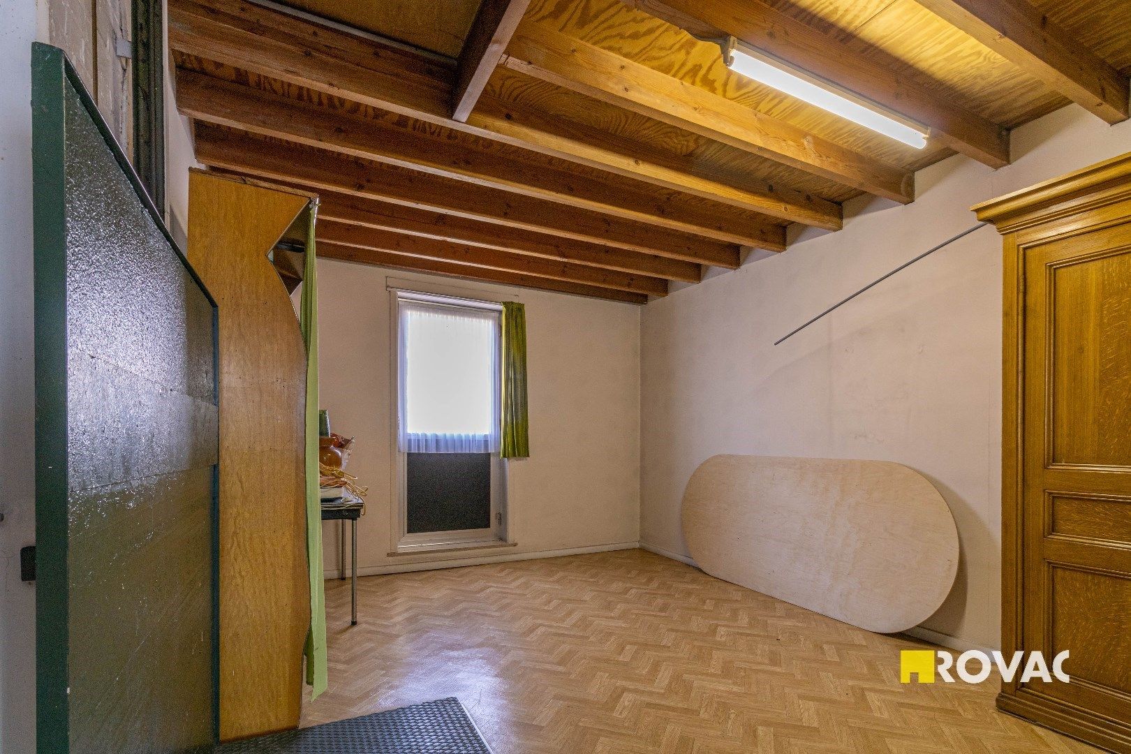 Ruime woning met 4 slaapkamers én veel potentieel nabij centrum foto 23