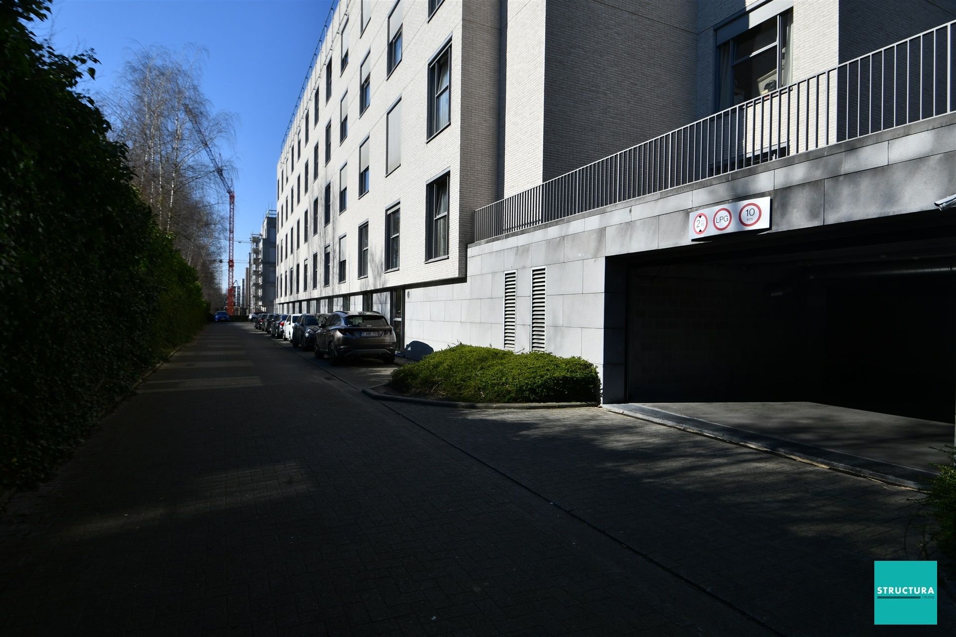 12 ondergrondse parkeerplaatsen te koop in Evere. foto 7