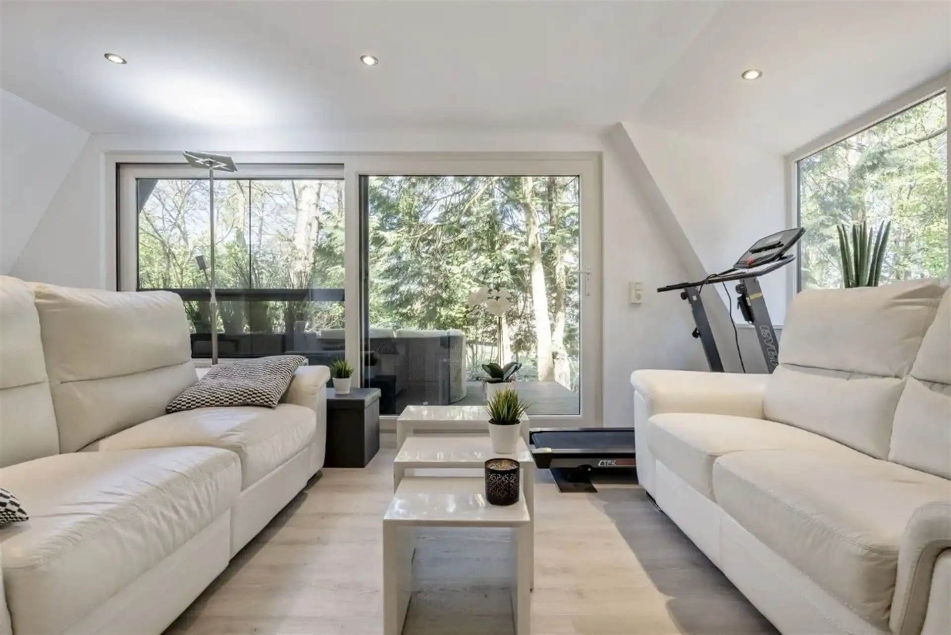 Instapklare vakantiewoning (punthuisje) met 2 slaapkamers op vakantiedomein Sonnevijver! foto 11