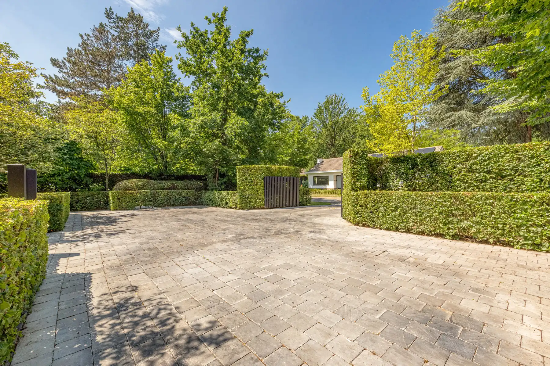 Tijdloze villa op ca. 1788 m² voor het centrum van Schilde foto 35