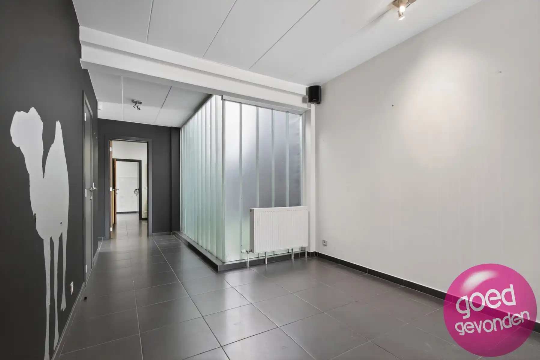 HANDEL-KANTOOR 140 M² - INSTAPKLAAR - PARKING  foto 5