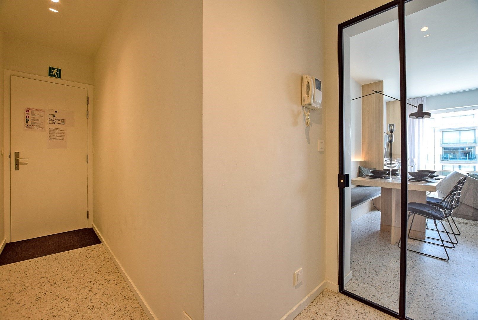 Gerenoveerd 2-slaapkamerappartement vlakbij het strand te Koksijde-Bad. foto 11
