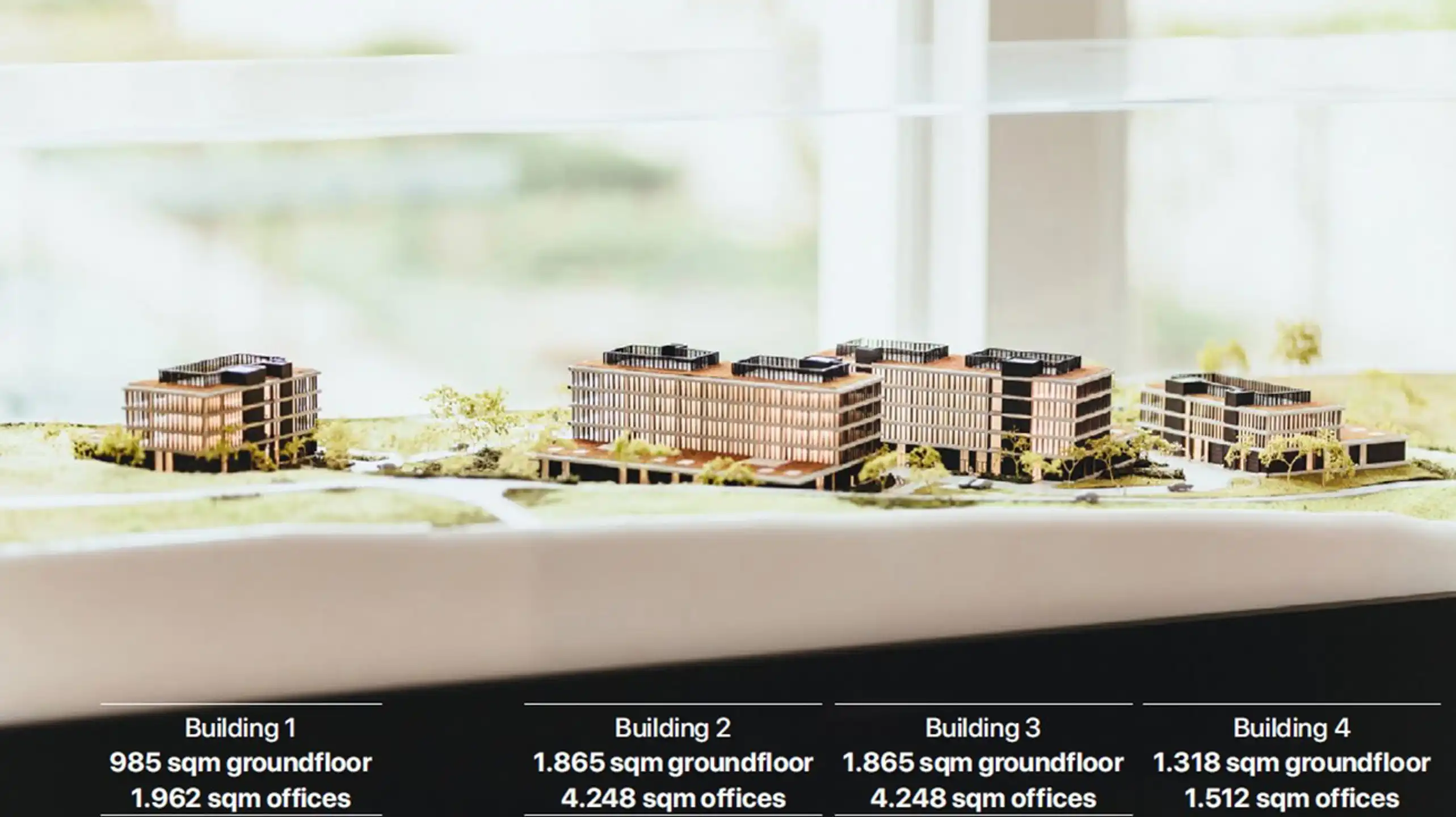 Moderne Polyvalente 1.865m² op de gelijkvloers  te huur foto 2