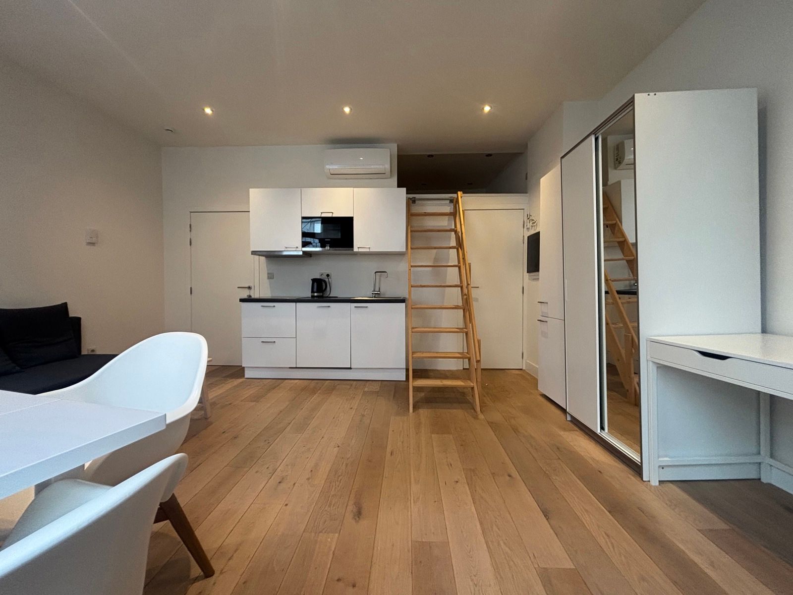 Lichtrijke studio in centrum Leuven foto 2