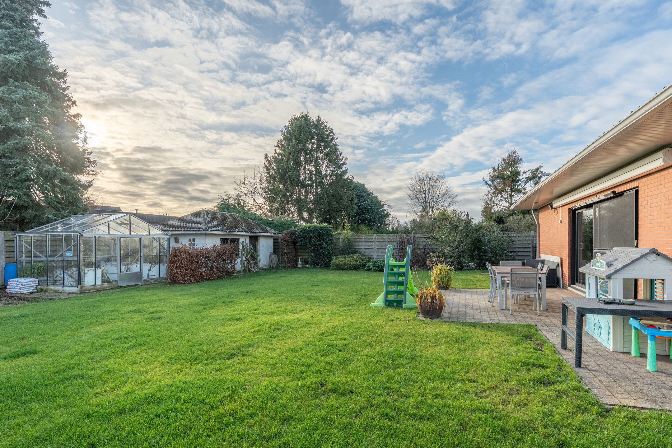 Instapklare woning met 3-4 slpks in rustige wijk te Turnhout foto 2