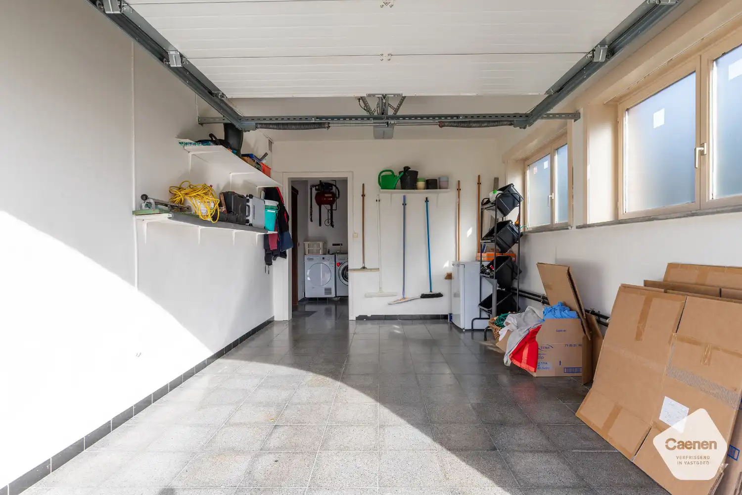 TOP GELEGEN VILLA MET 4 SLAAPKAMERS , GARAGE en onderhoudsvriendelijke tuin met tuinhuis foto 13