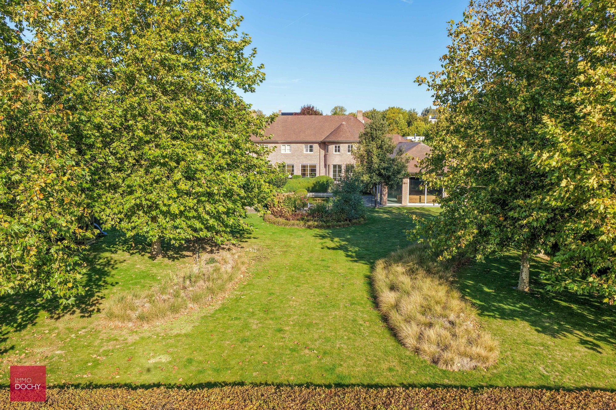 Rustig en residentieel gelegen ruime villa aan Hoog-Kortrijk foto 4