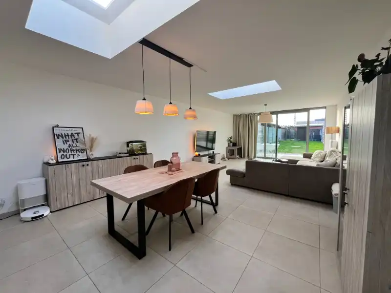 Gerenoveerde woning met tuin en garage! foto 8