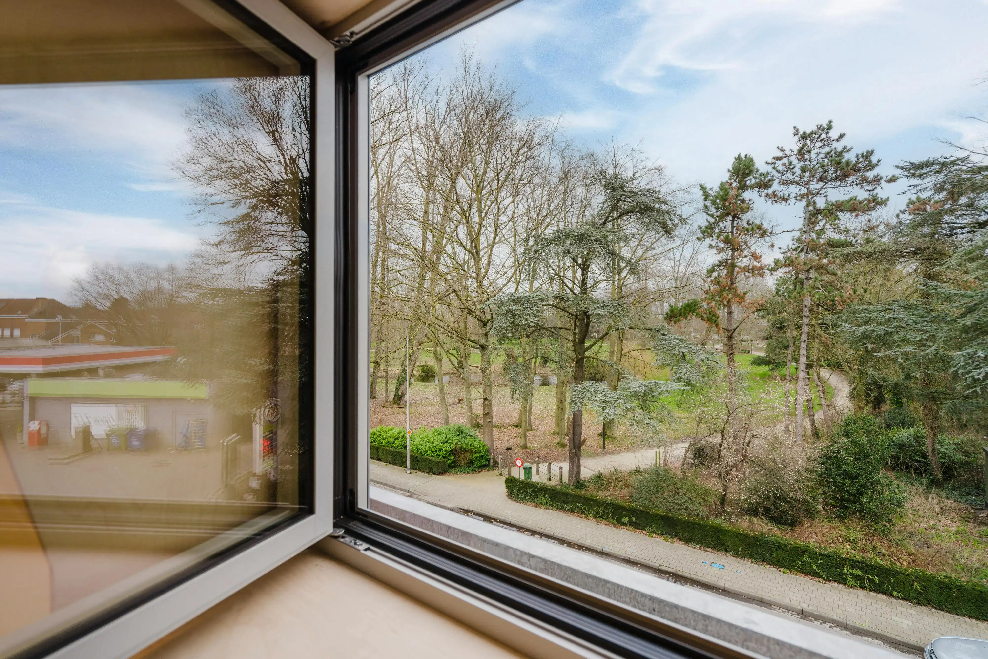 Opbrengsteigendom te koop te Kortrijk – nieuwbouw in één geheel foto 13