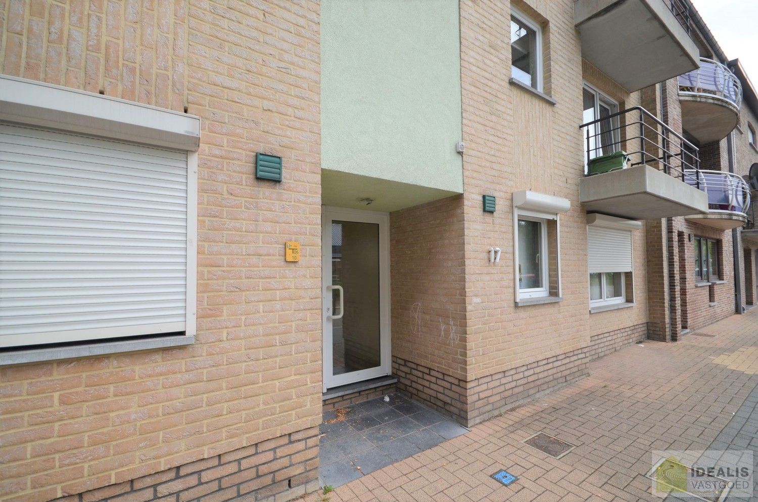 Idealis Vastgoed – Ruim duplexappartement met 4 slaapkamers in Genk op wandelafstand van Houthalen-Oost foto 2