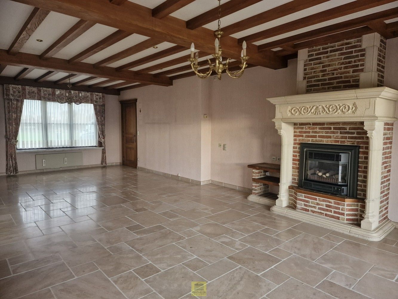 Degelijke halfopen bebouwing, rustig gelegen! foto 5