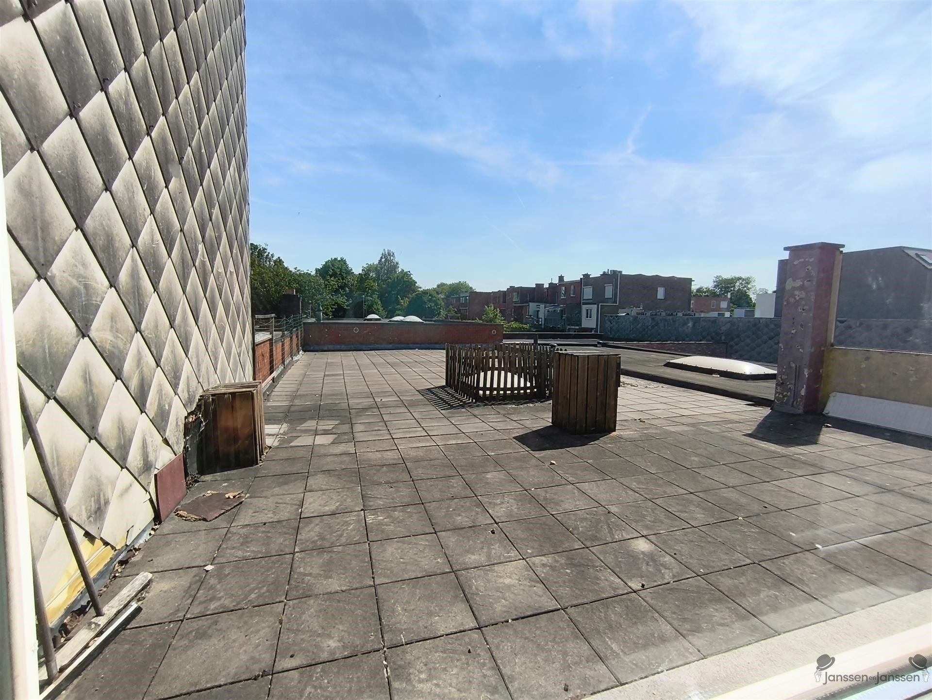 Handelspand met werkplaats & duplex appt foto 10