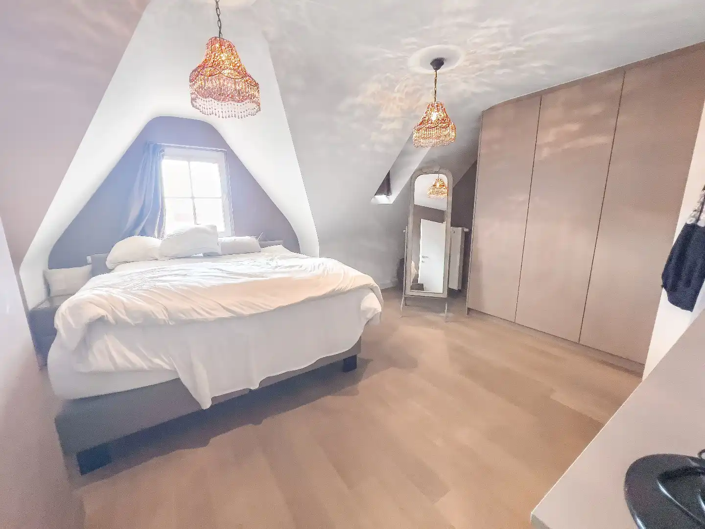 Ruim duplexappartement op de Lippenslaan in centrum Knokke.  foto 10