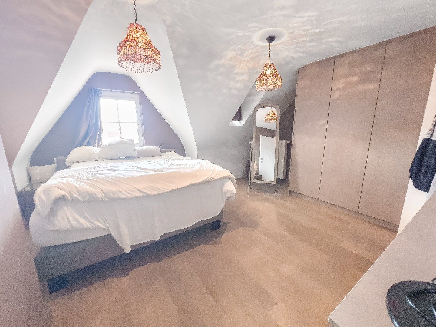 Ruim duplexappartement op de Lippenslaan in centrum Knokke.  foto 10