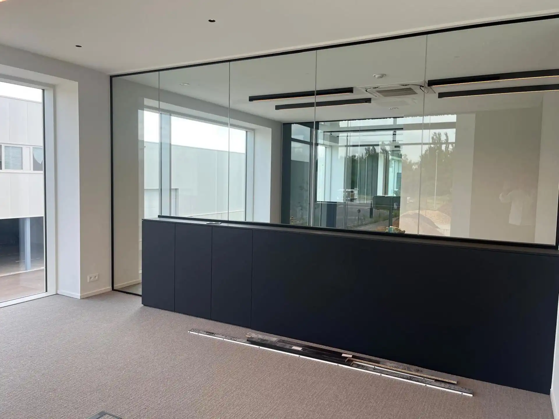 Duffel: Moderne kantoren van 560m² met 1.500m² magazijn foto 8