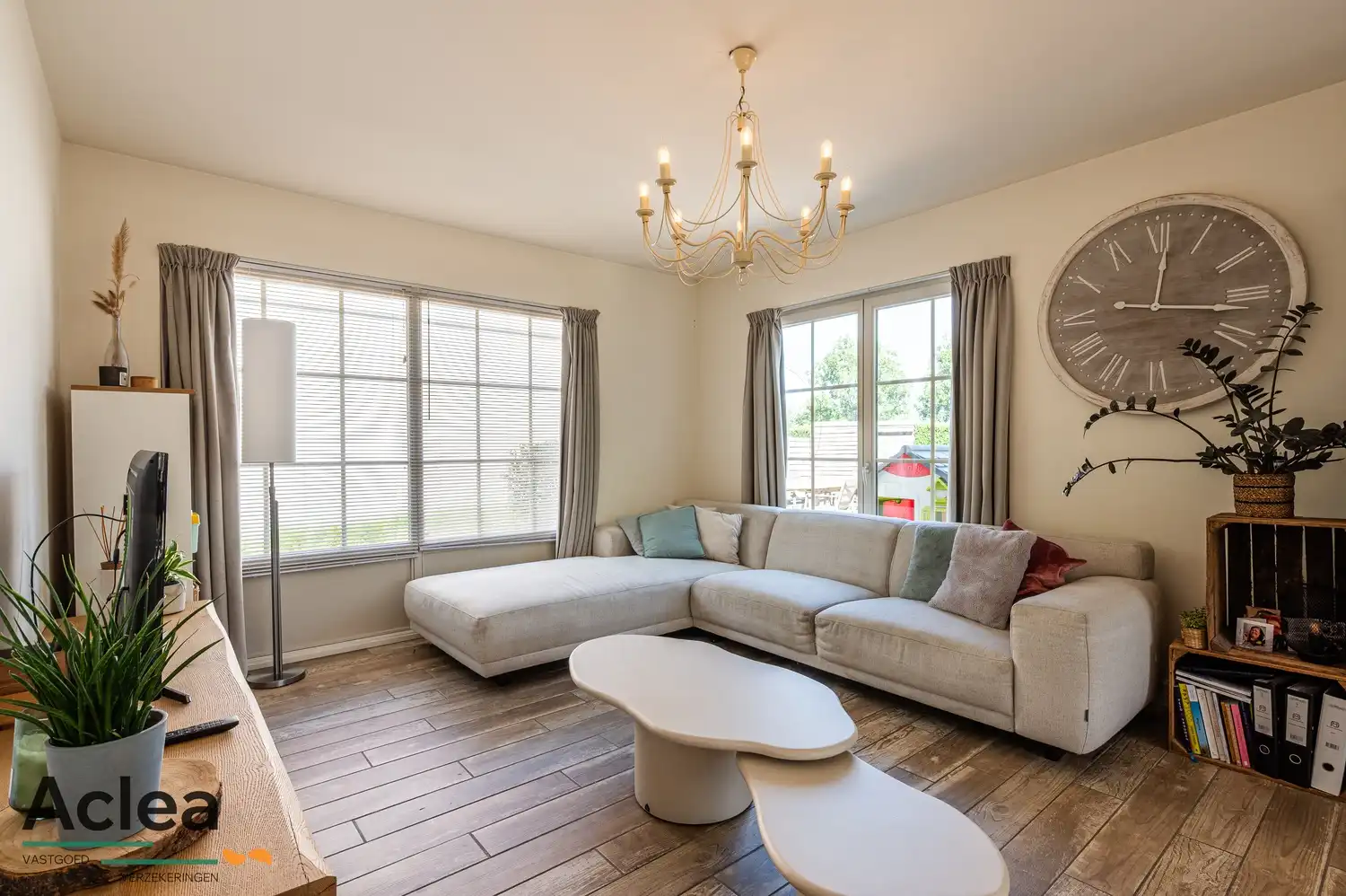 Knappe vrijstaande woning op ruim perceel foto 2