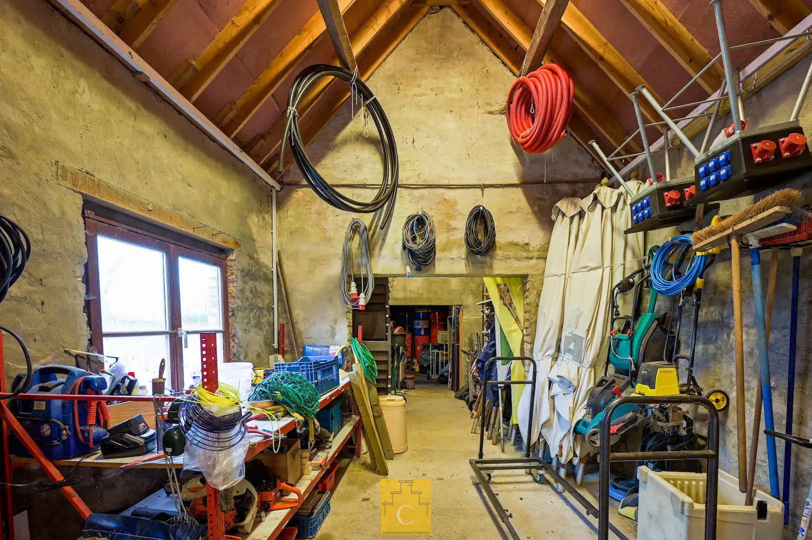 Uniek geheel van TWEE WONINGEN met bijgebouw, idyllisch gelegen aan de vaart foto 26