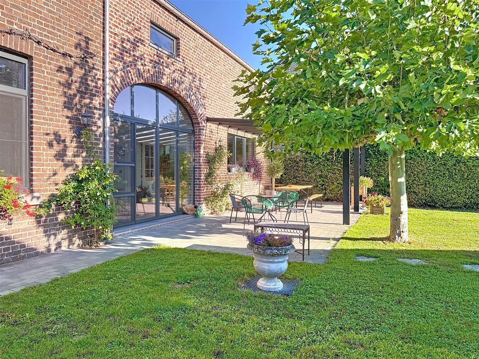 Gerenoveerde ruime woning, tuin, bijgebouw, 5a 45ca foto 2