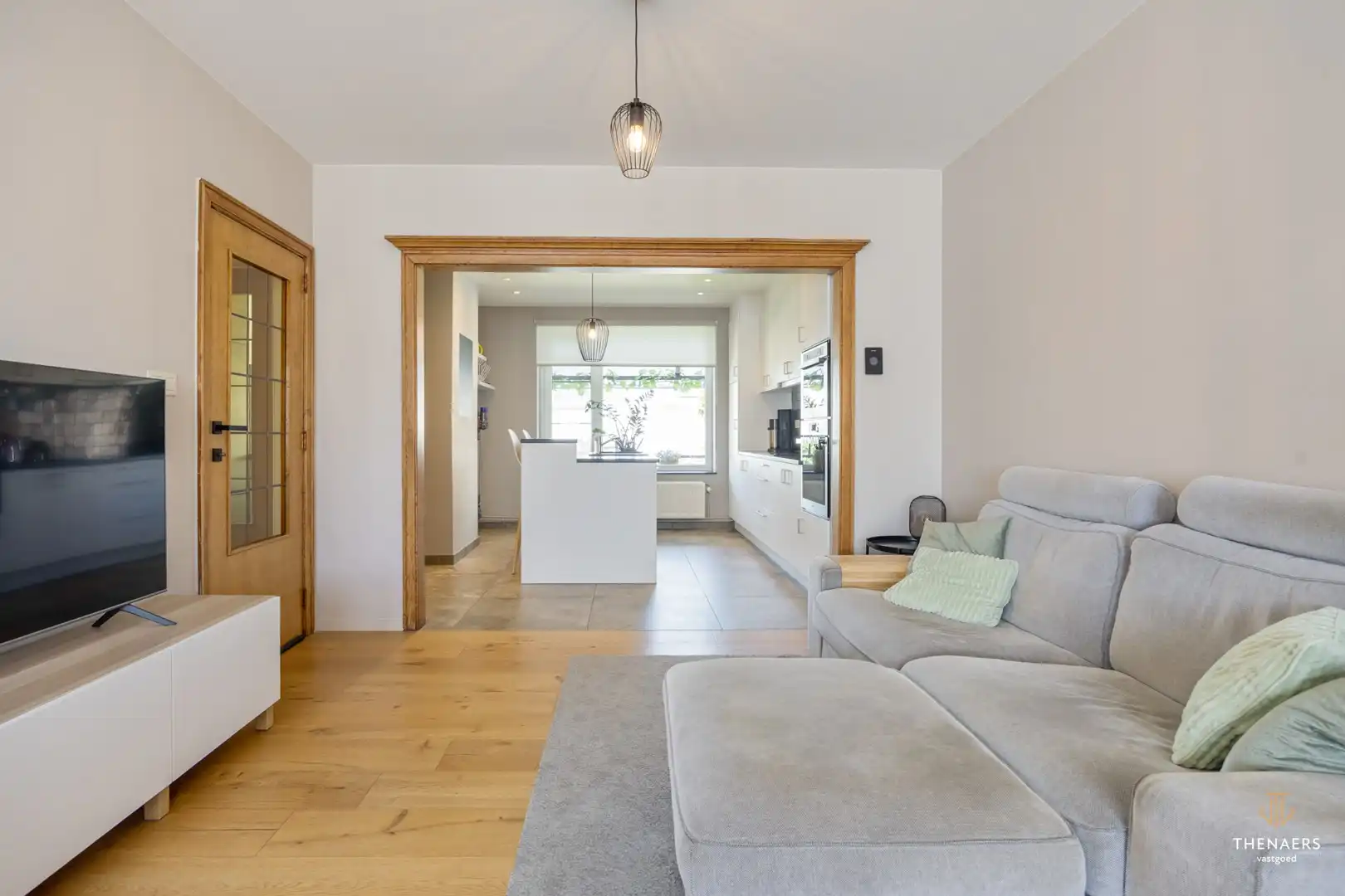 Gerenoveerde bel-etagewoning met garage, stadstuin en 235 m² woonruimte. foto 9