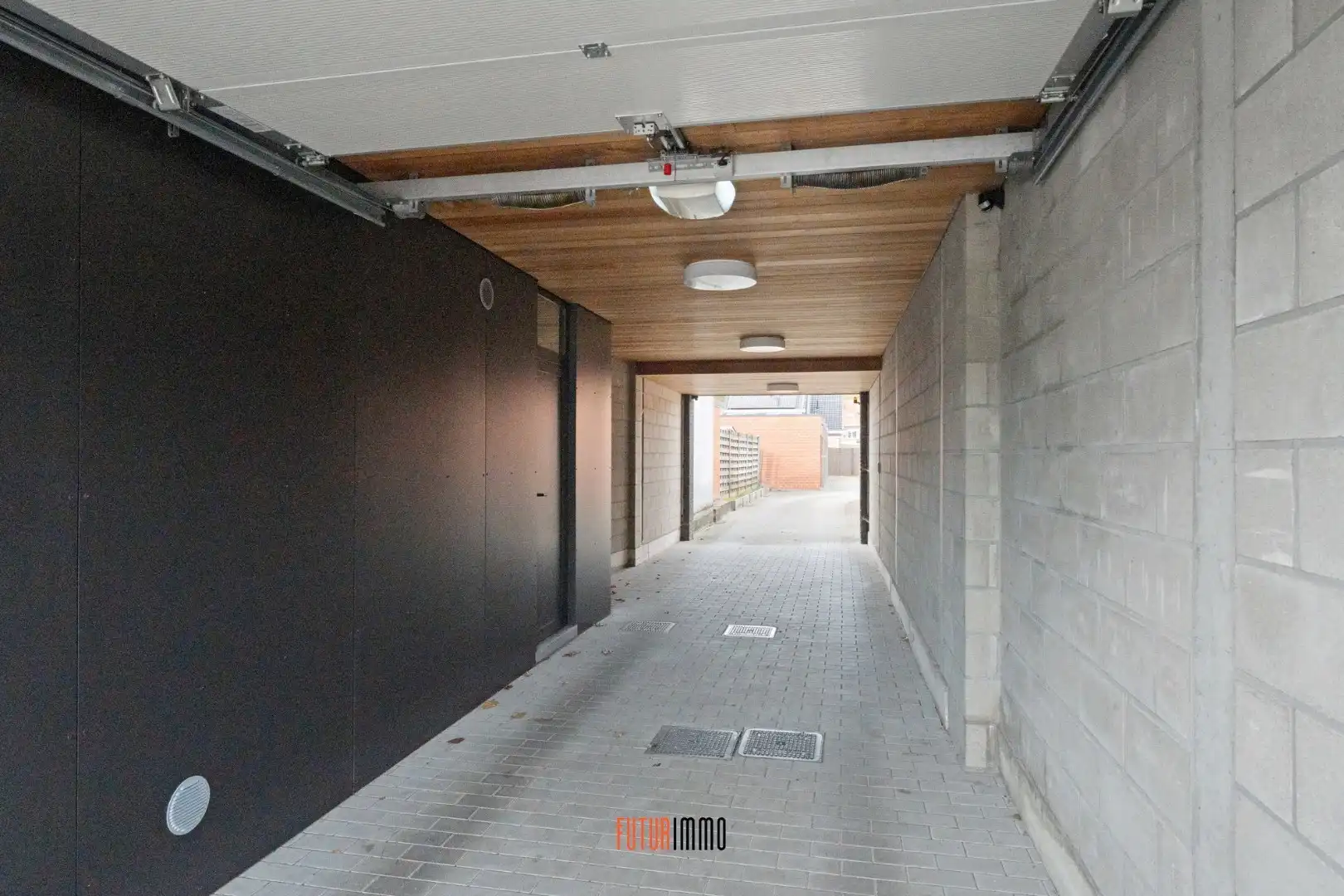 Opbrengsteigendom: duplexappartement + 12 garages foto 18