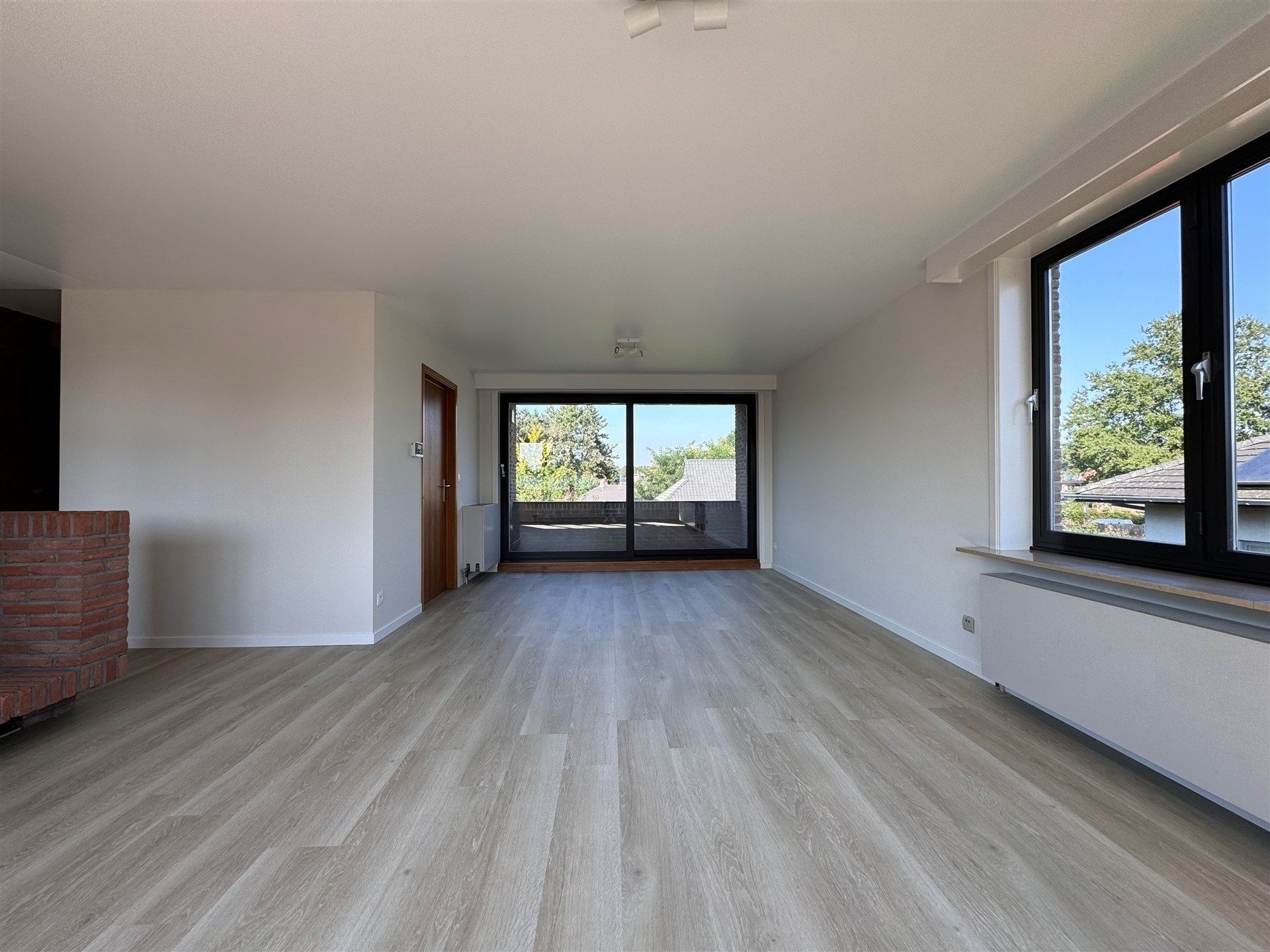 Gerenoveerd ruim appartement met tuin en garage gelegen in de wijk “Het Westveld”. foto 5