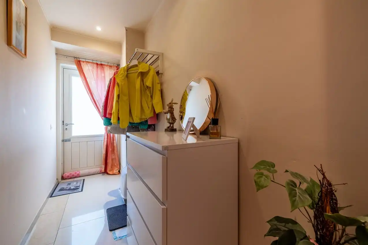 Gerenoveerde bel-etagewoning met 3 slk foto 13