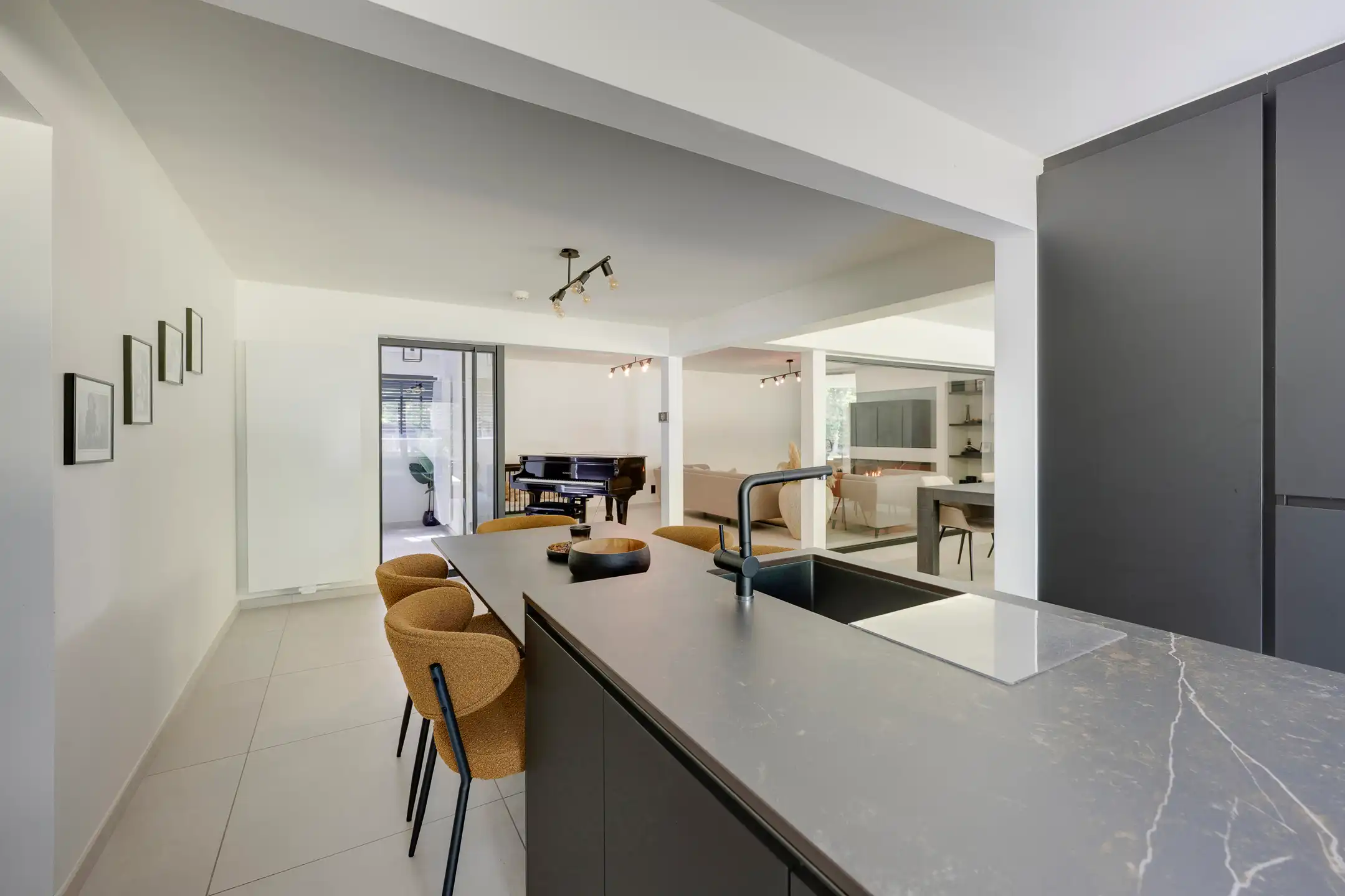 Gerenoveerde woning op een mooi perceel van ca 2.000 m² foto 7
