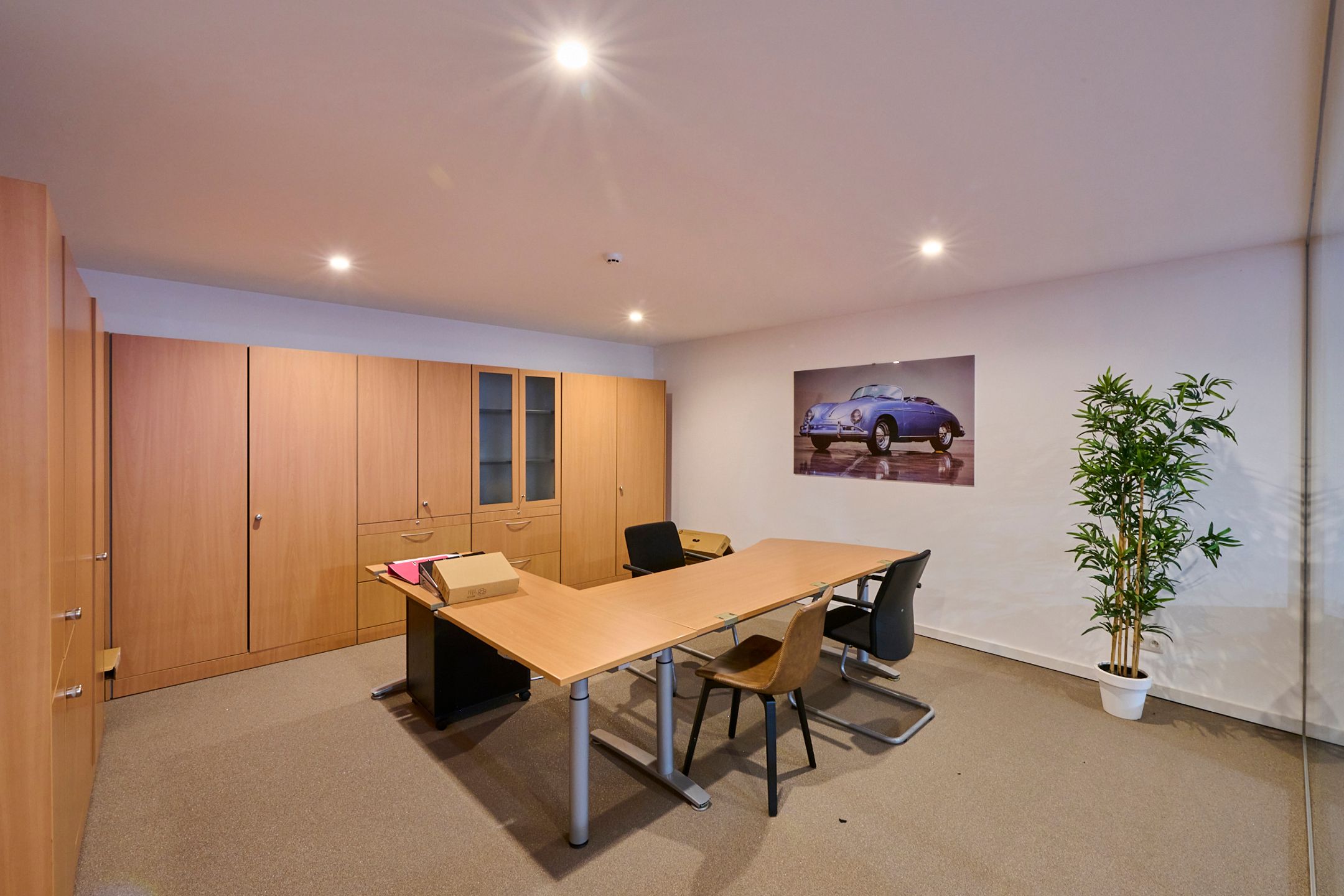 TE KOOP: unieke showroom met kantoren – ZICHTLOCATIE foto 26