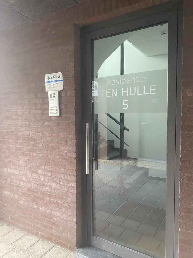 Verzorgd duplex-appartement met 3 slaapkamers en een autostaanplaats foto 17