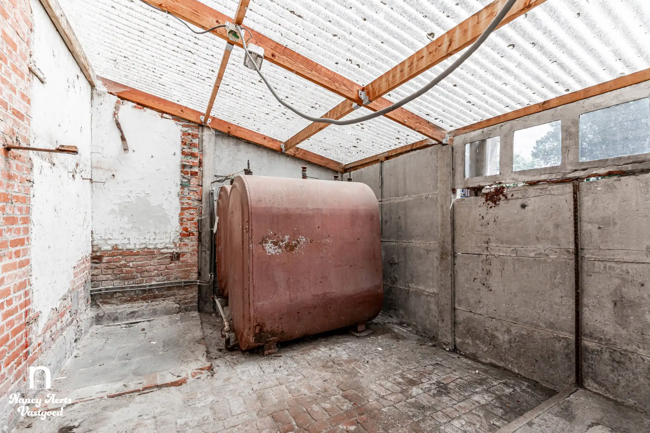 Karaktervolle renovatiewoning met tuin veel potentieel foto 38
