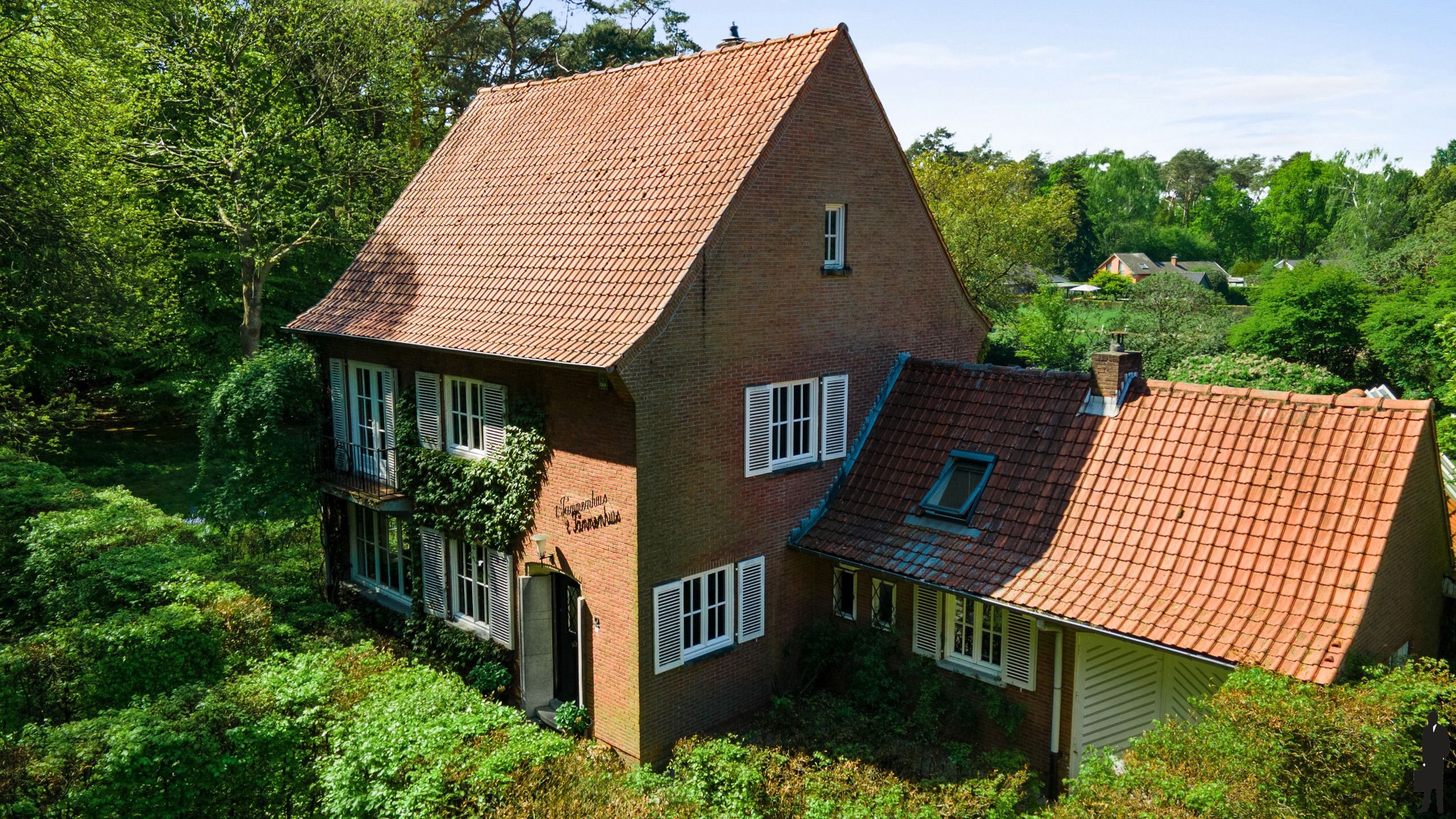 AUTHENTIEKE VILLA MET PARKTUIN EN VERKAVELINGSPOTENTIEEL foto 5
