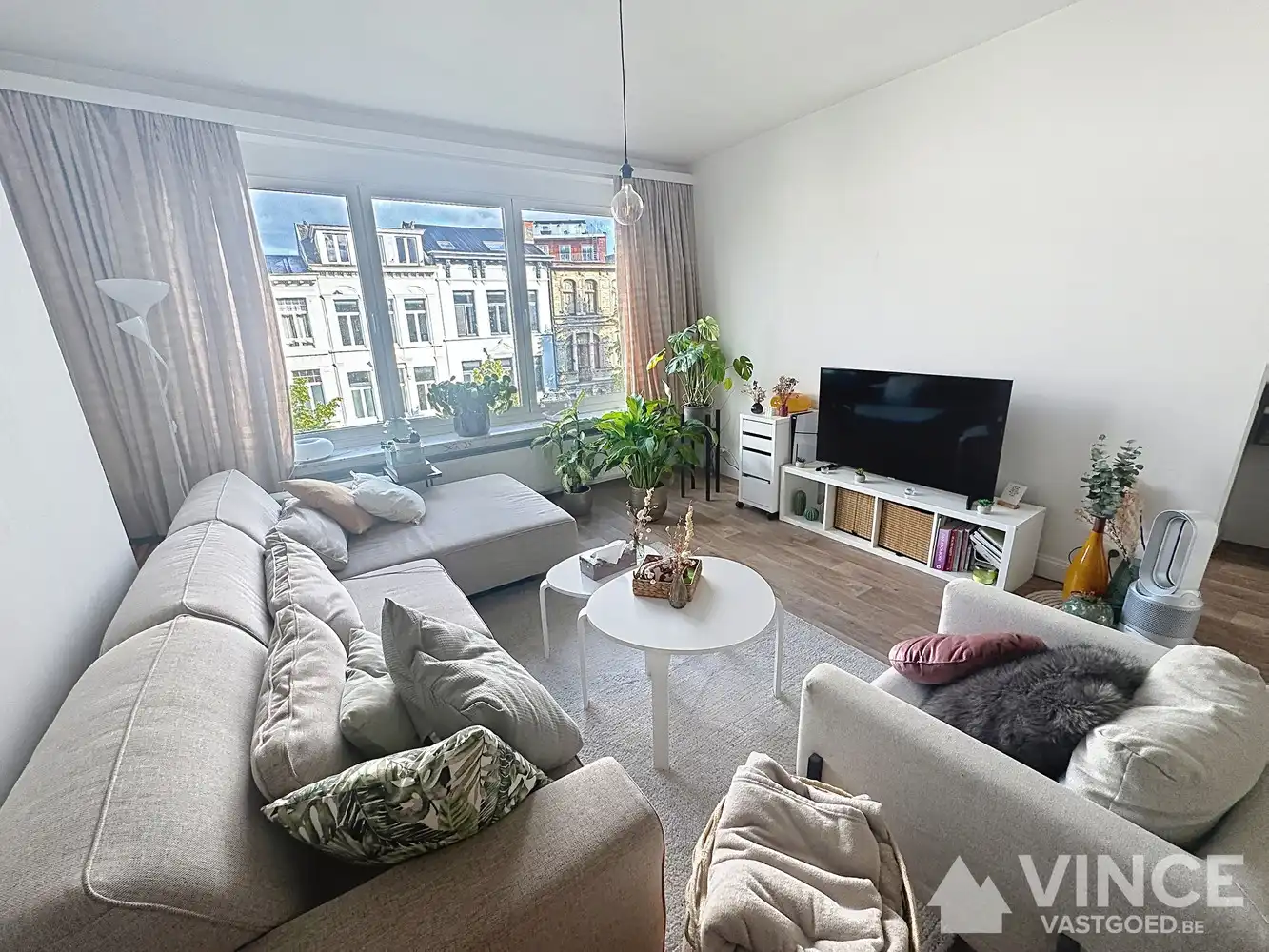 Zeer net en licht appartement op super locatie foto 4