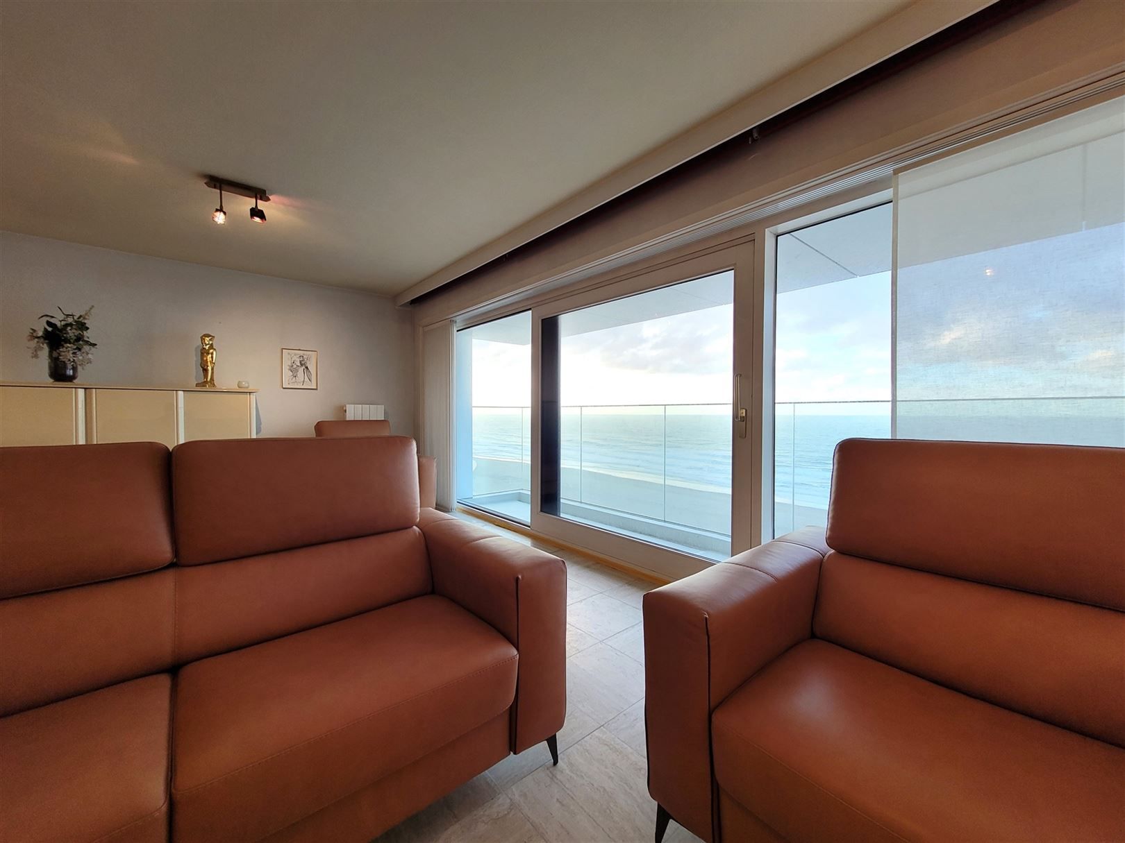 Gemeubeld 3-slaapkamerappartement met spectaculair zeezicht foto 8