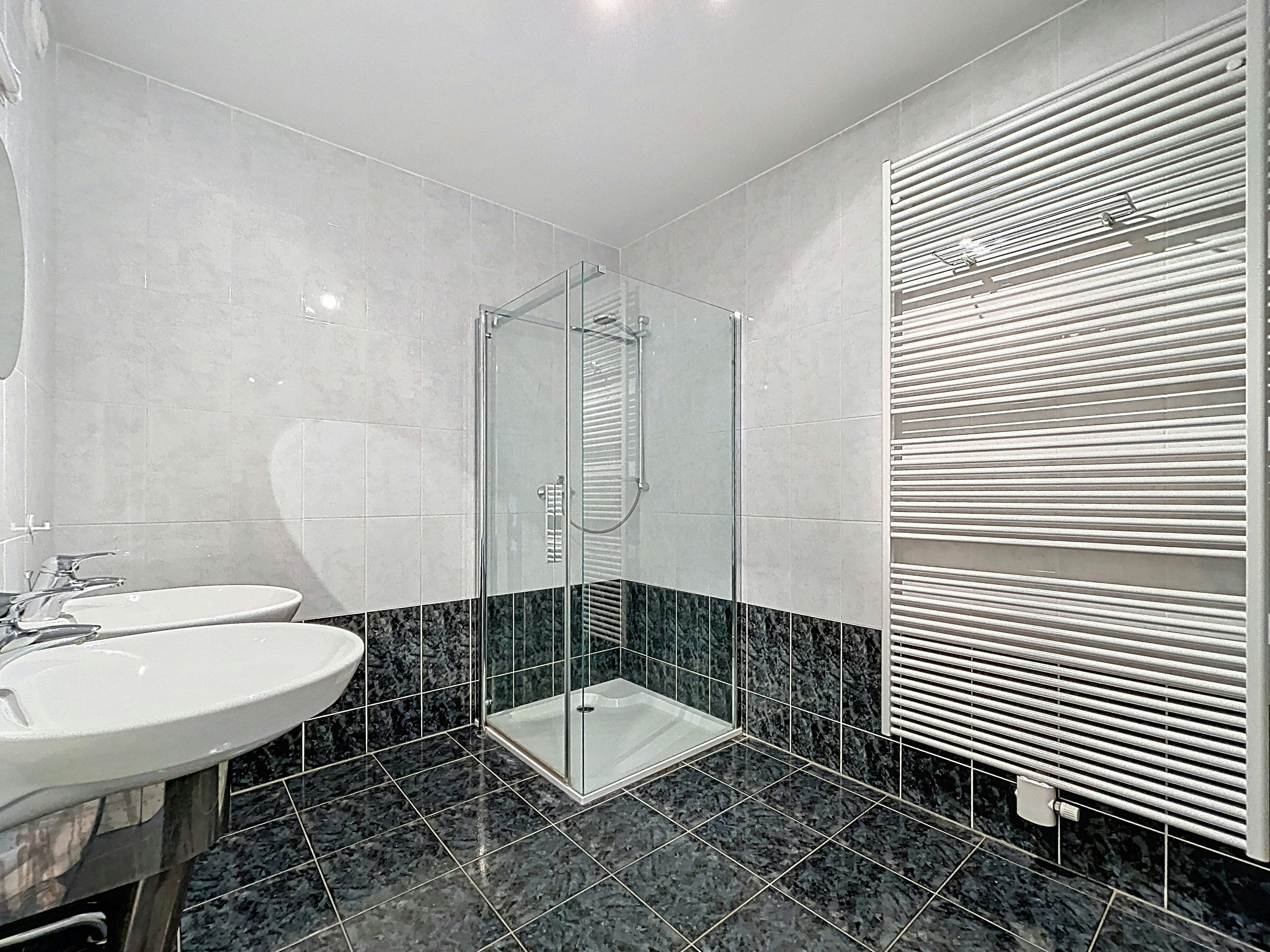 Ruim appartement met twee slaapkamers te huur in Gooreind! foto 9