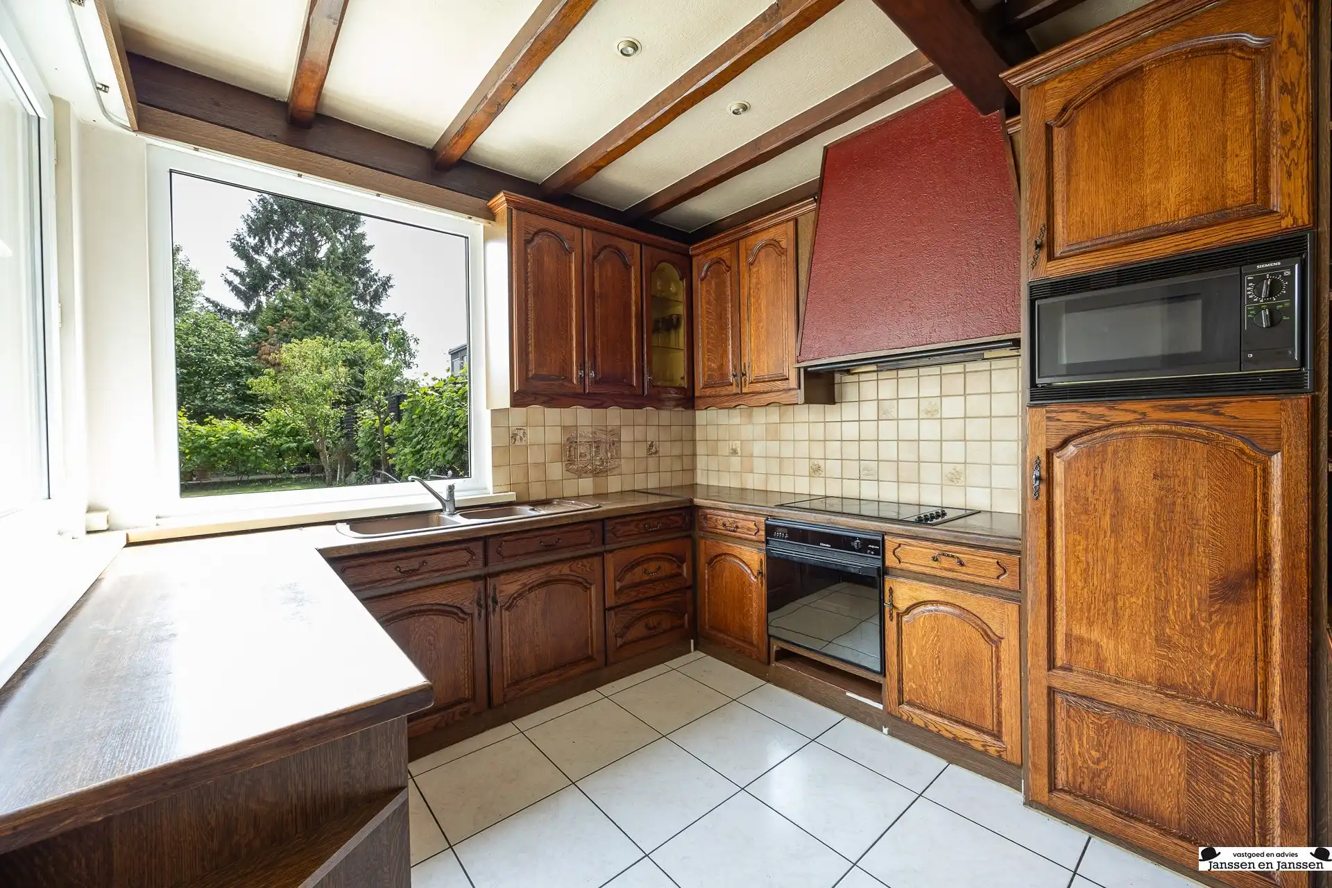 Te renoveren woning met 6à8 slaapkamers, garage en tuin! foto 6