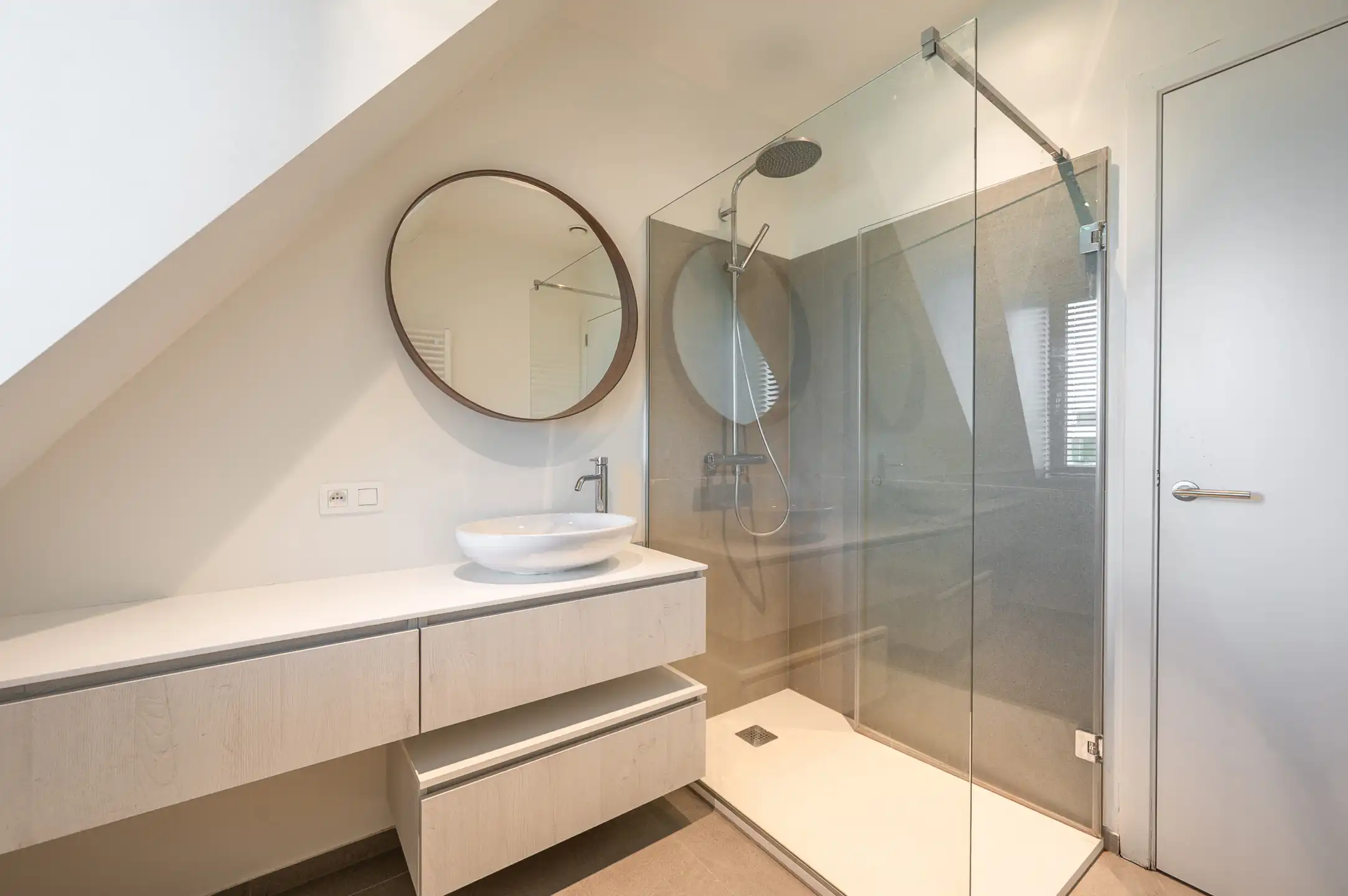 Stijlvol penthouse met 2 slaapkamers en terras – Duinenwater foto 13