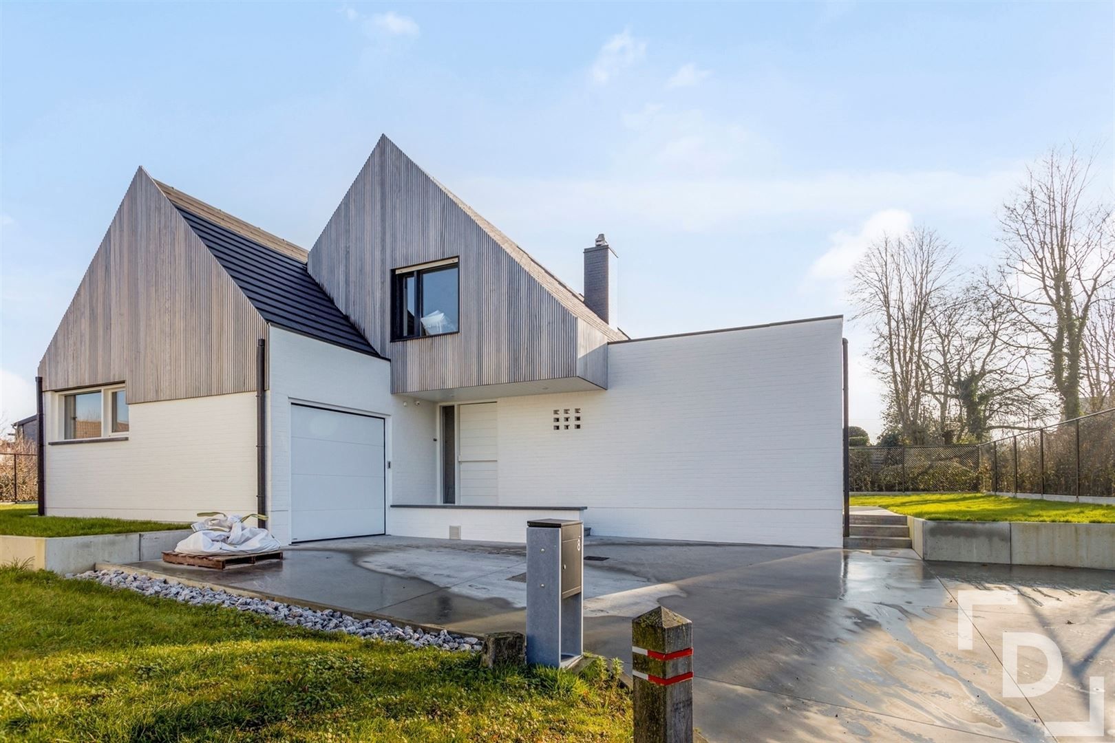 Prachtige villa aan de stadsrand foto 10
