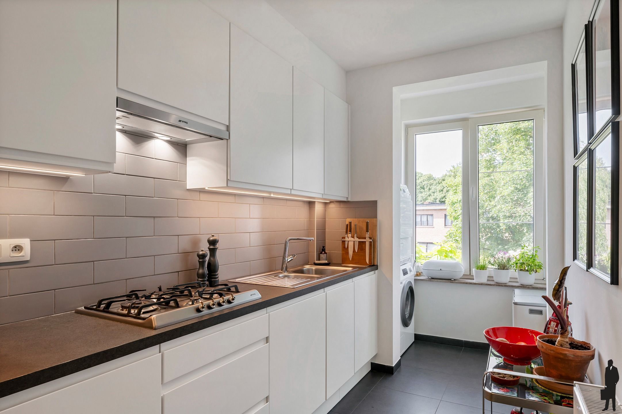 Zonnig en instapklaar appartement te koop in Pulhofwijk, Berchem foto 11