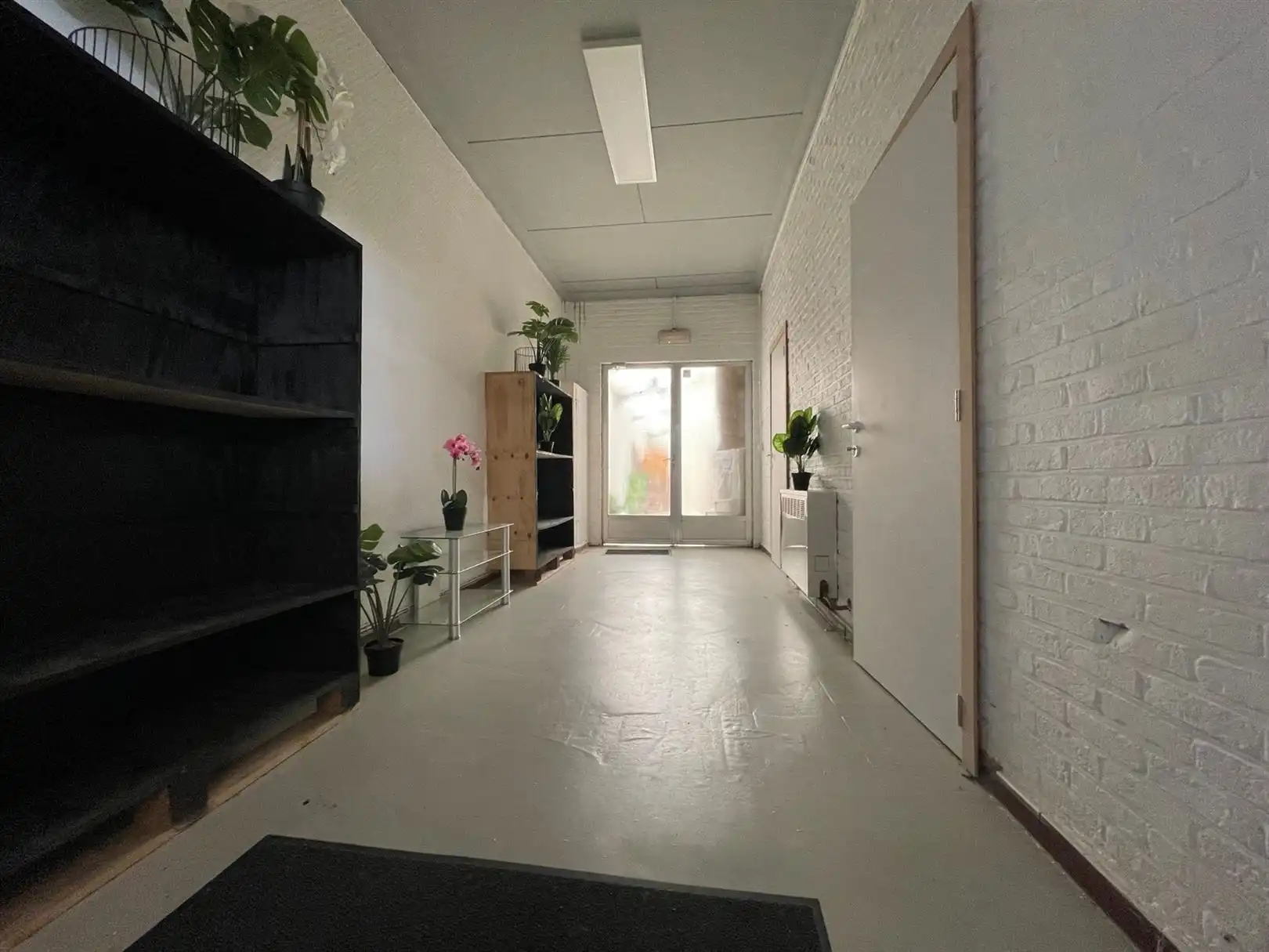 Goedgelegen handelspand op top ligging te Dendermonde foto 7