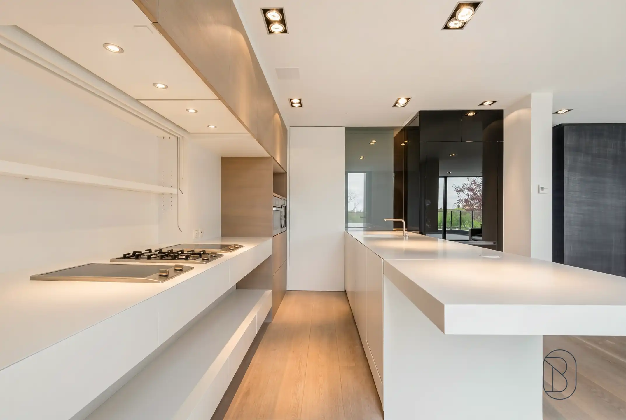 Topgelegen lichtrijke penthouse met prachtig terras foto 13