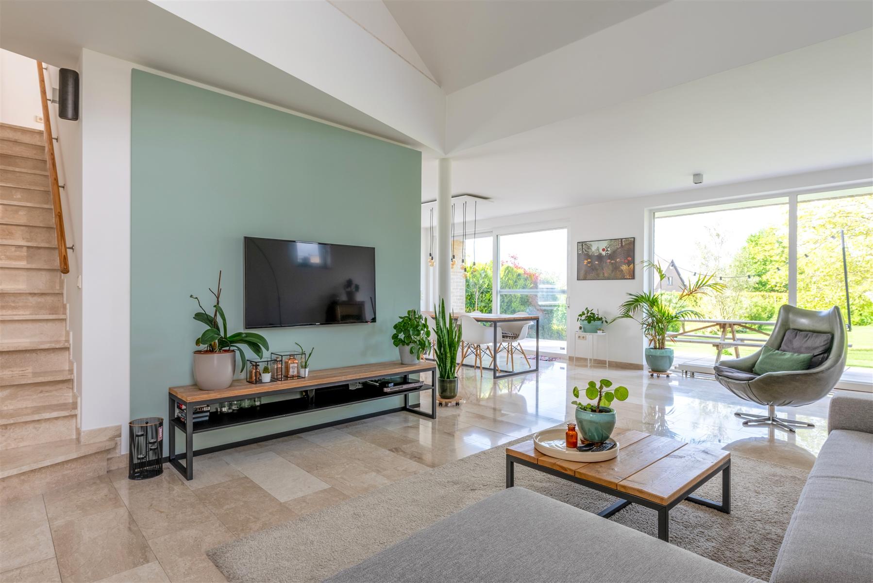 Lichtrijke woning met zuidelijk georiënteerde tuin foto 4