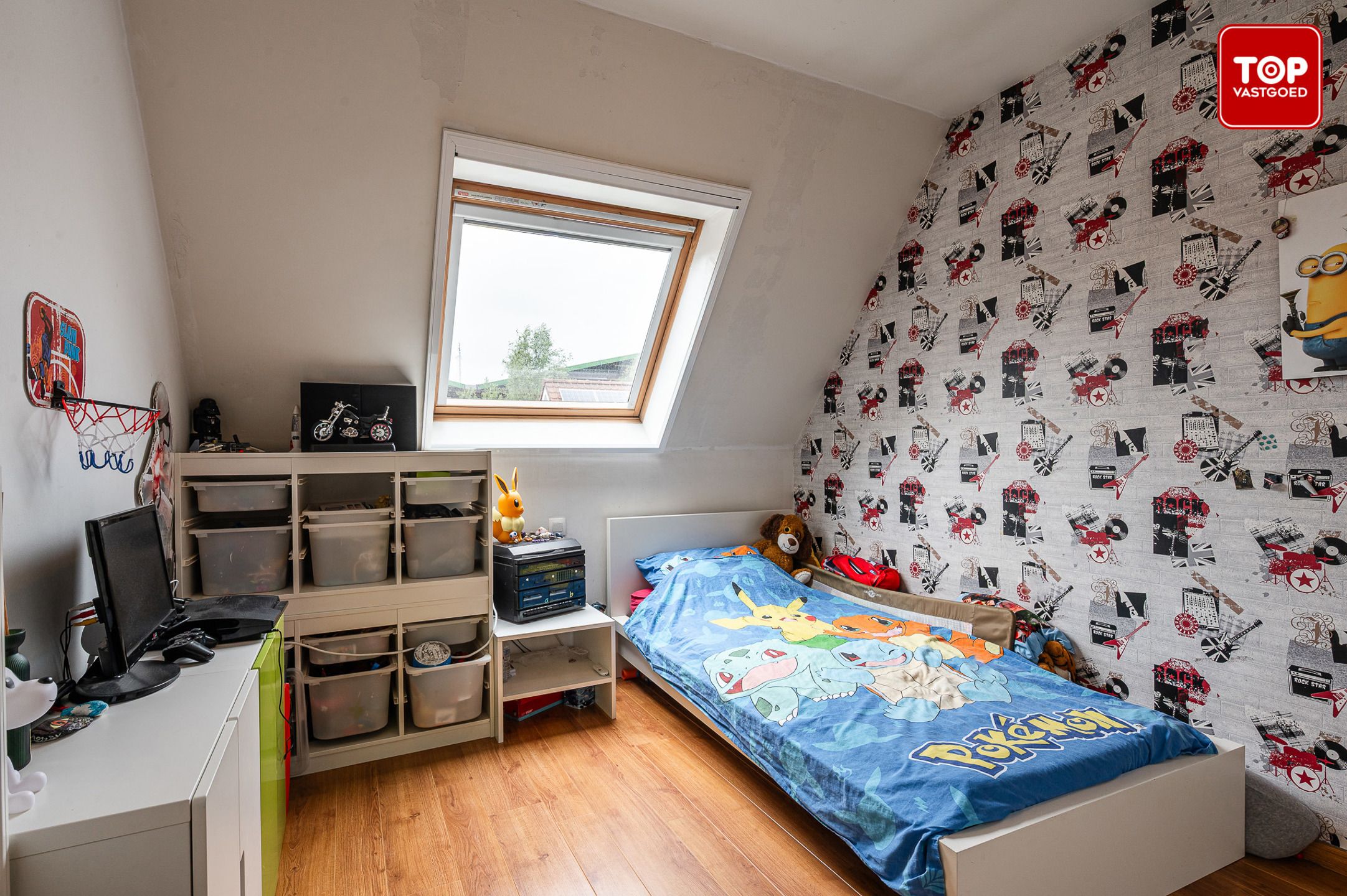 Ruime gezinswoning met 4 slaapkamers, garage en tuin nabij stadscentrum foto 13