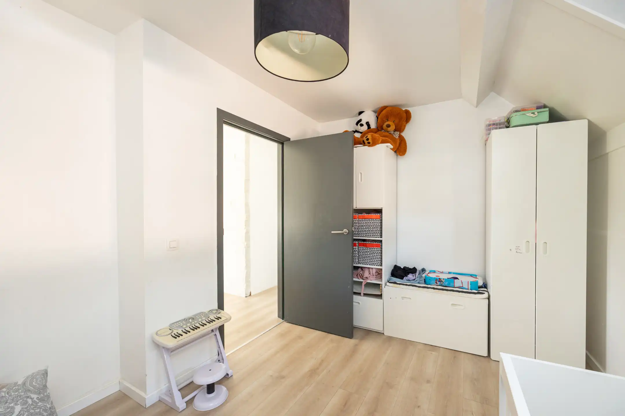 Instapklare woning met 4 slpk en ruim bijgebouw te Mol foto 20